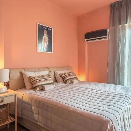 Serene Getaway In Thiseio Apartment *