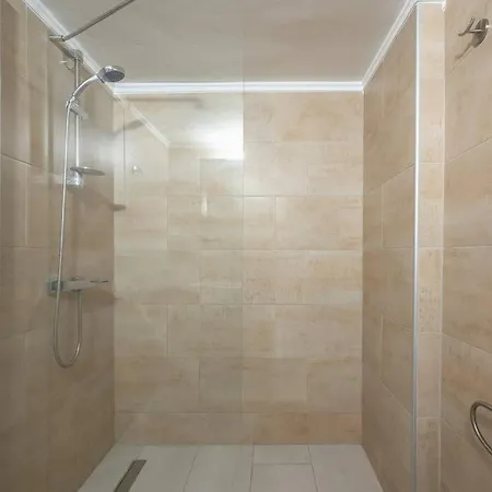 Serene Getaway In Thiseio Athens